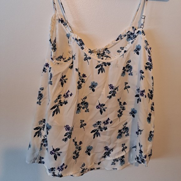 NWT Abercrombie Cami White Floral Women's S - Picture 2 of 4